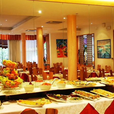 Hotel Bengasi Rimini Bagian luar foto