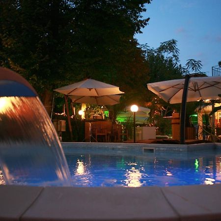 Hotel Bengasi Rimini Bagian luar foto