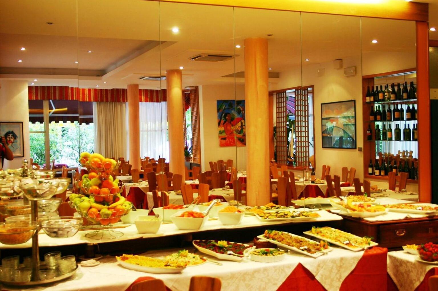 Hotel Bengasi Rimini Bagian luar foto