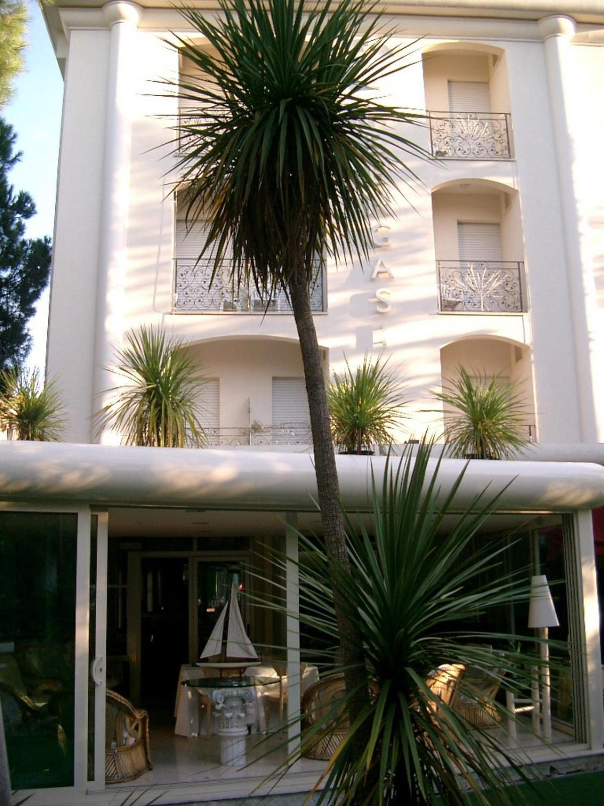 Hotel Bengasi Rimini Bagian luar foto
