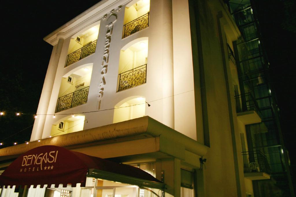 Hotel Bengasi Rimini Bagian luar foto