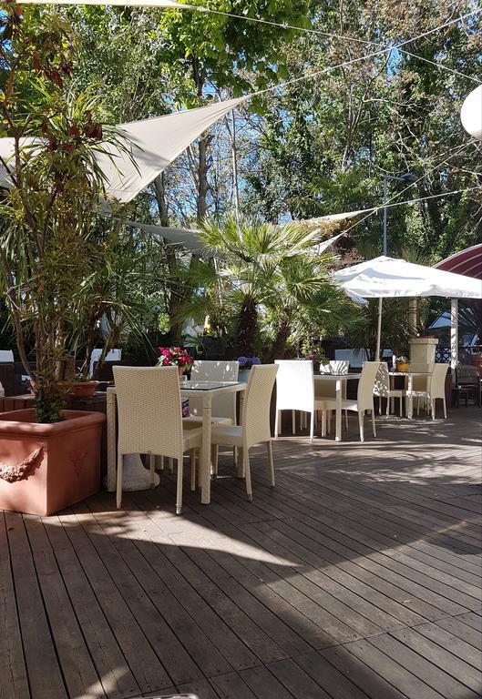 Hotel Bengasi Rimini Bagian luar foto