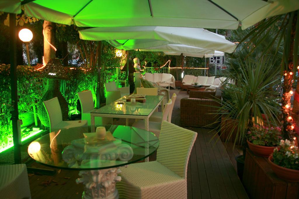 Hotel Bengasi Rimini Bagian luar foto