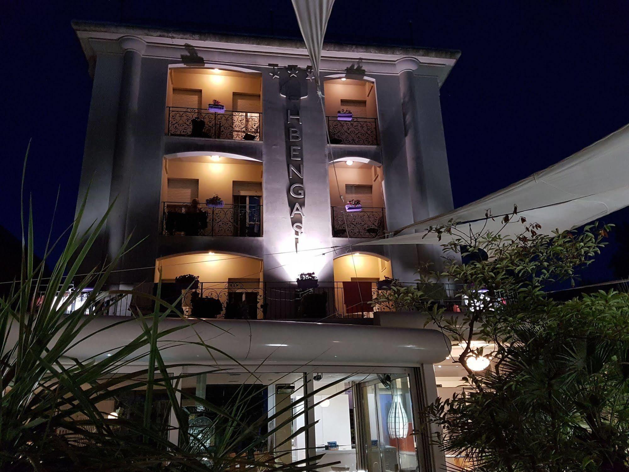 Hotel Bengasi Rimini Bagian luar foto