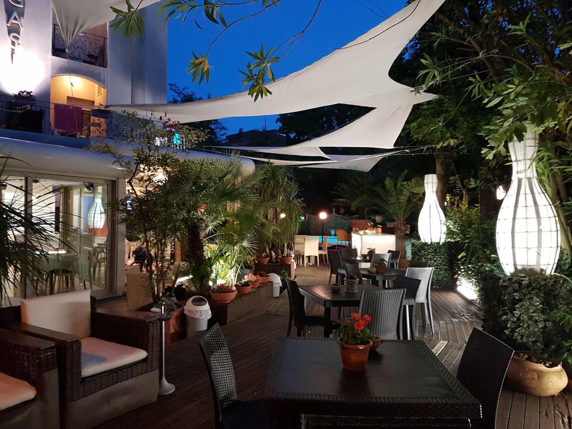 Hotel Bengasi Rimini Bagian luar foto